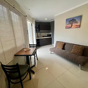  Apartamento Junior Urdesa Central. Ecuador